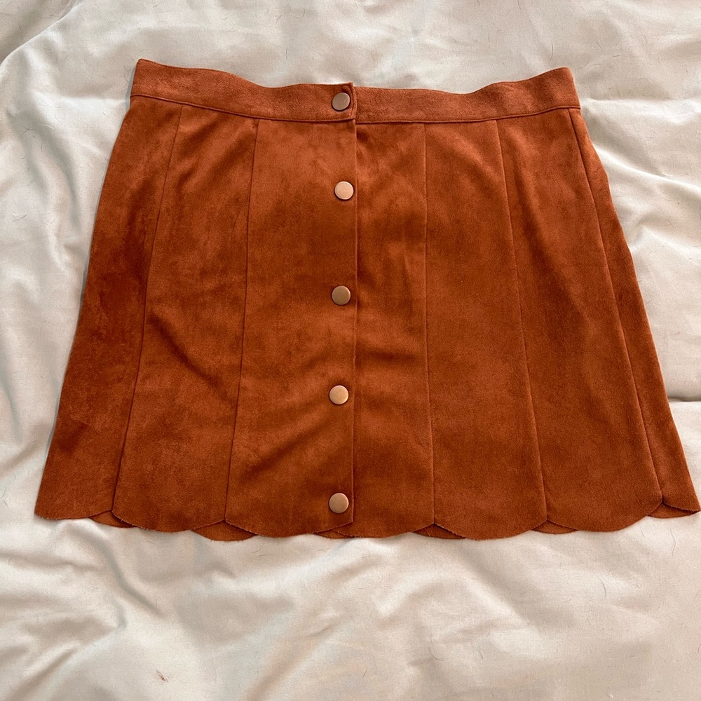 Gorgeous SOLD OUT Revolve brown suede snap-button skirt - perfect shape!
